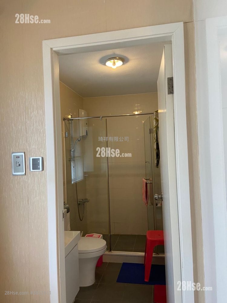 Village Sell 700 ft²