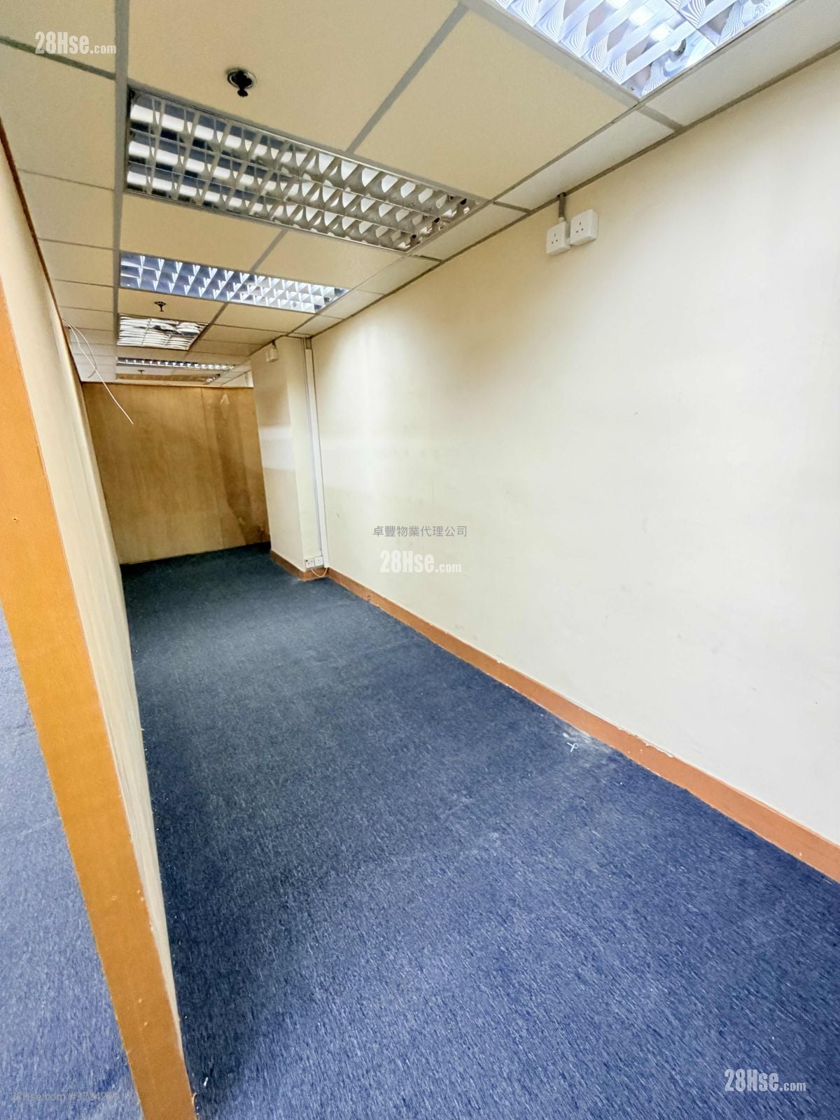 Siu Wai Industrial Centre Rental 2 Bedrooms , 1 Toilet 820 ft²