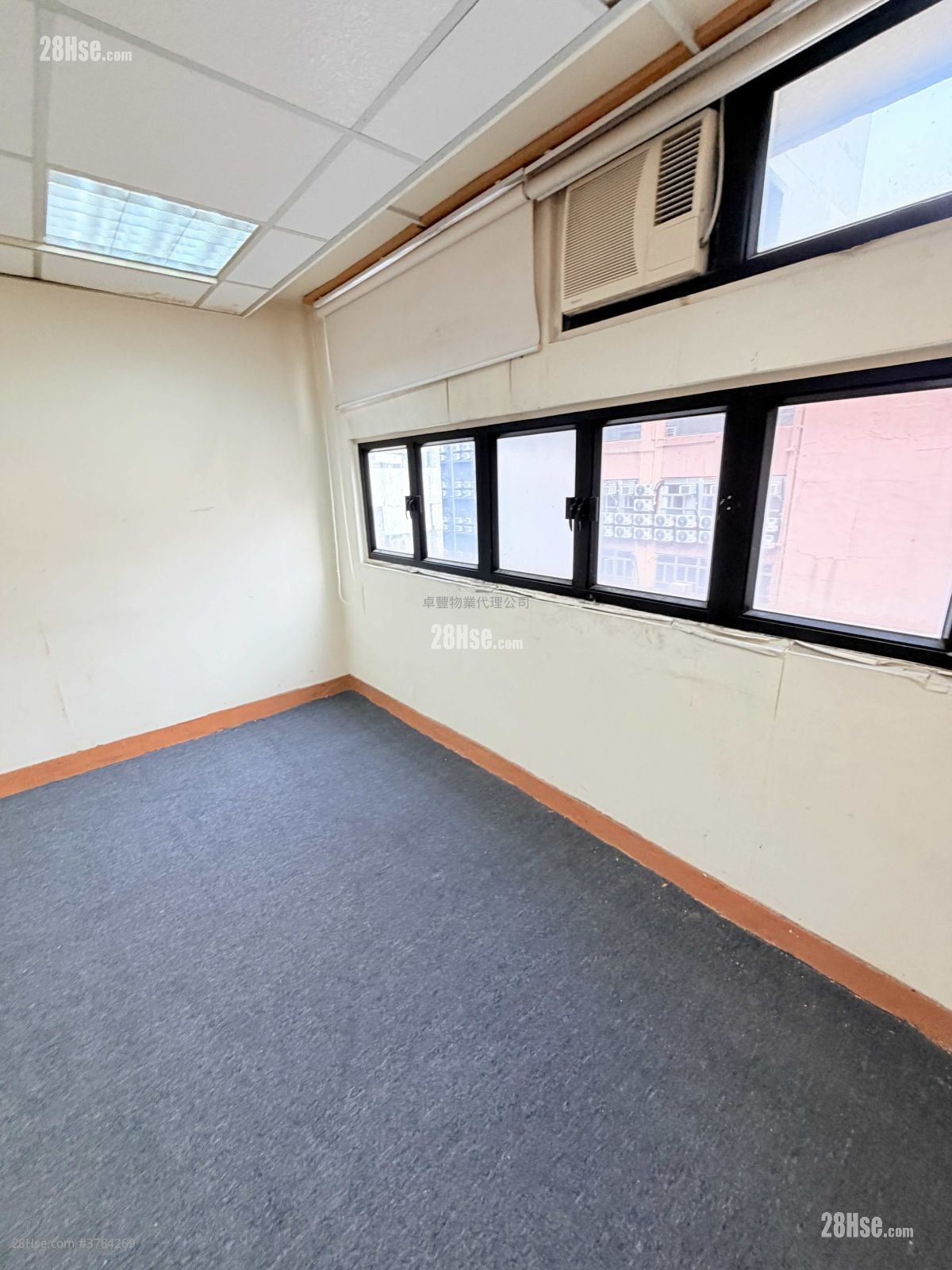 Siu Wai Industrial Centre Rental 2 Bedrooms , 1 Toilet 820 ft²