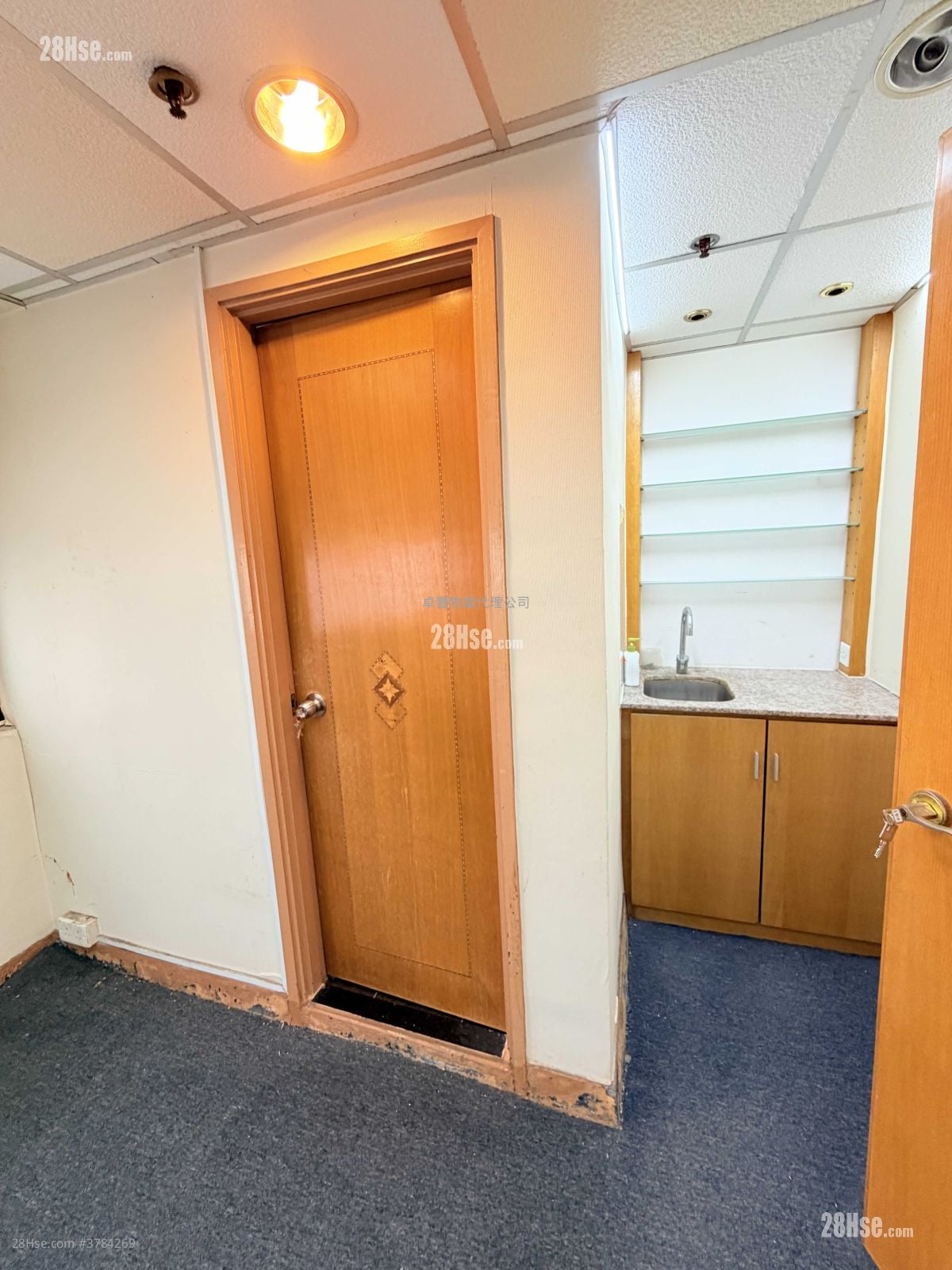 Siu Wai Industrial Centre Rental 2 Bedrooms , 1 Toilet 820 ft²