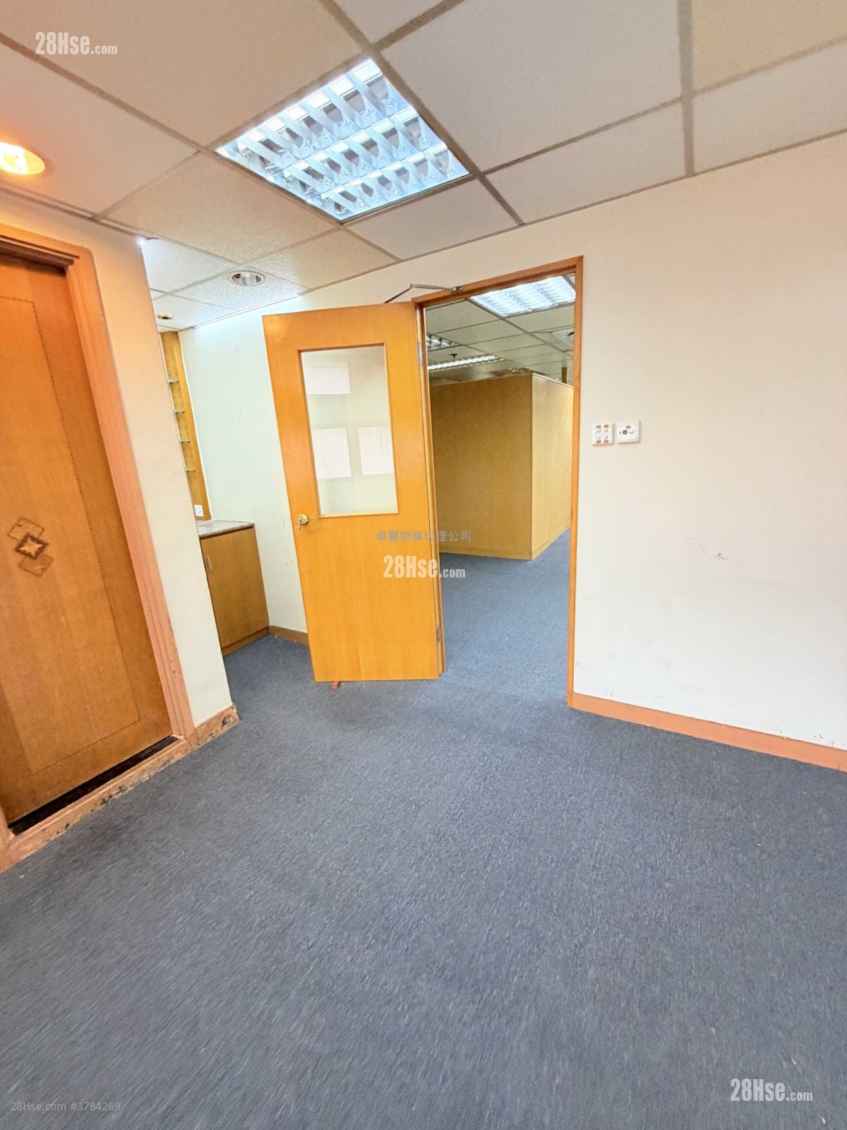 Siu Wai Industrial Centre Rental 2 Bedrooms , 1 Toilet 820 ft²