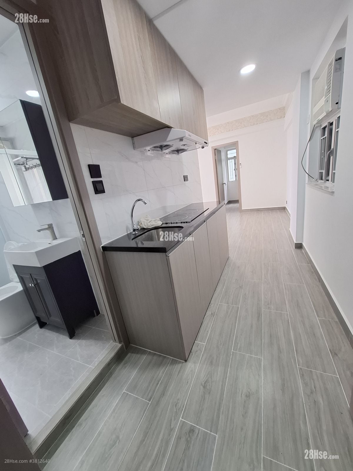 Far East Consortium Mongkok Building Sell 3 Bedrooms , 2 Bathrooms 448 ft²