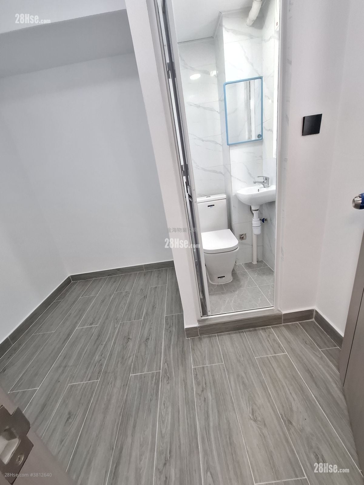 Far East Consortium Mongkok Building Sell 3 Bedrooms , 2 Bathrooms 448 ft²