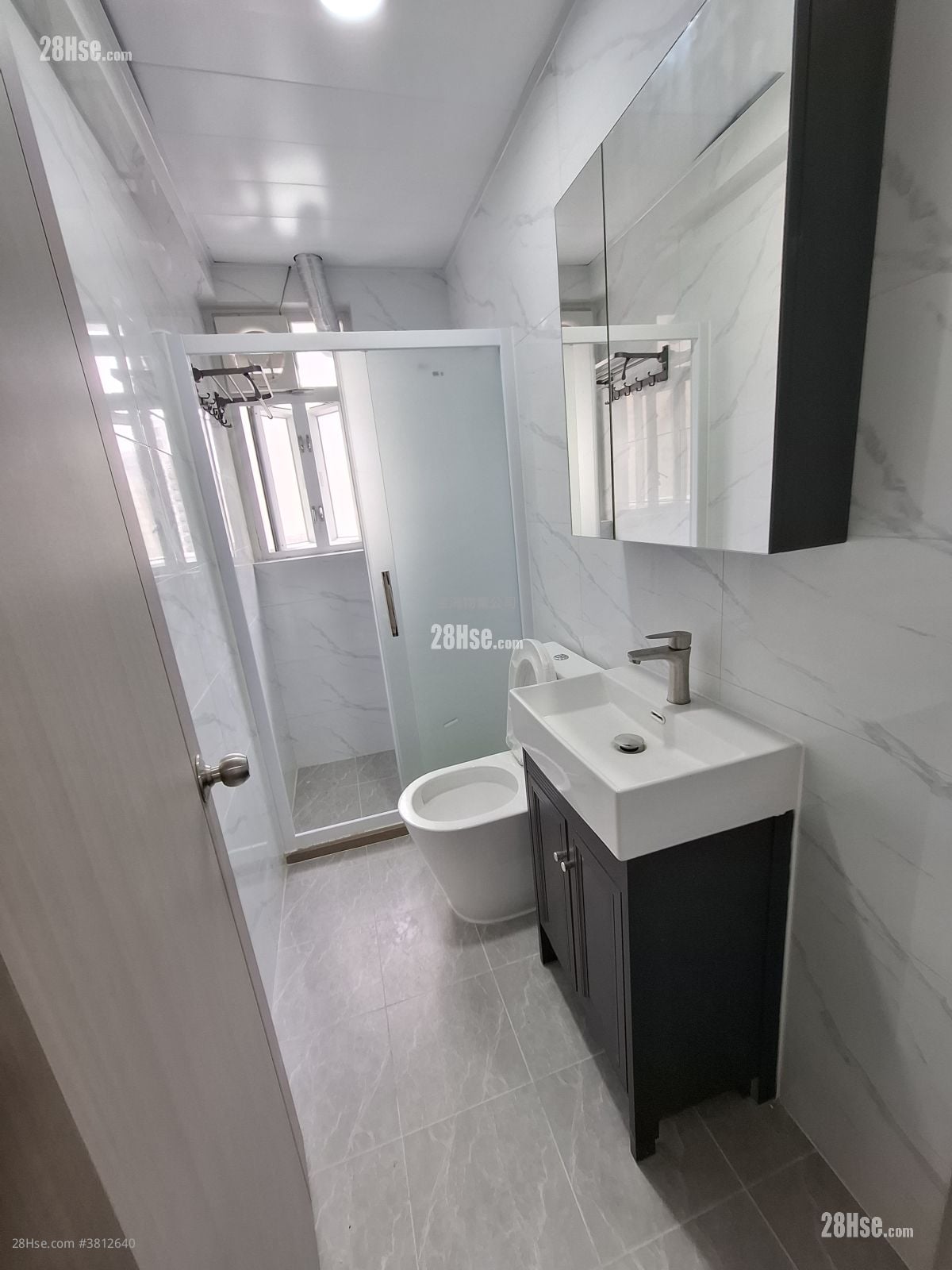 Far East Consortium Mongkok Building Sell 3 Bedrooms , 2 Bathrooms 448 ft²