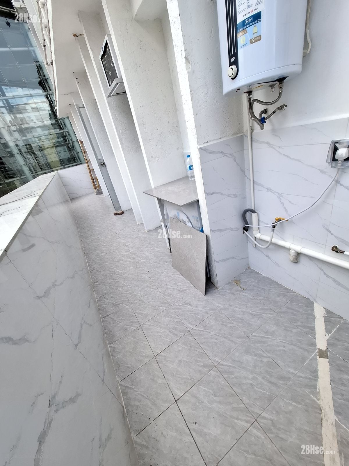 Far East Consortium Mongkok Building Sell 3 Bedrooms , 2 Bathrooms 448 ft²