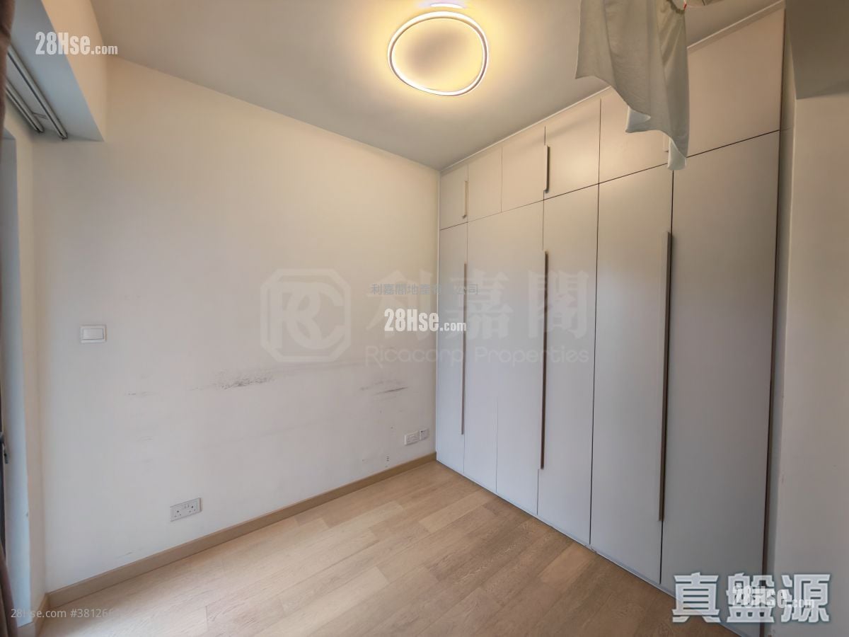 Sol City Sell 3 Bedrooms 736 ft²