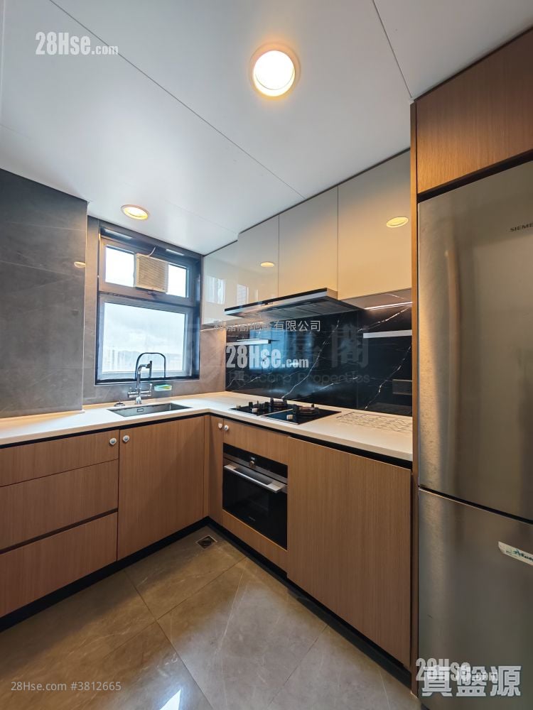 Sol City Sell 3 Bedrooms 736 ft²