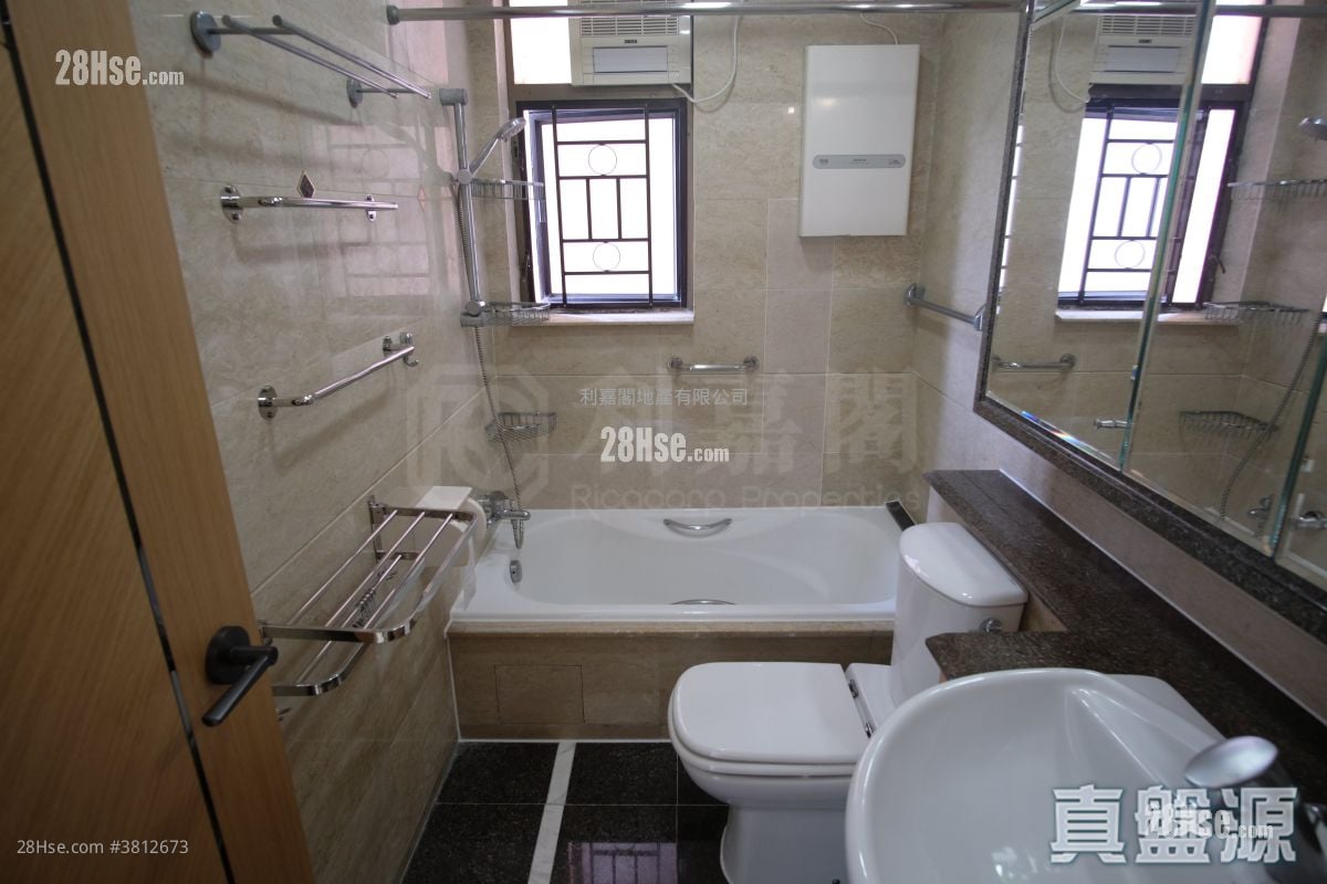 寶翠園 售盤 3 房 , 2 浴室 898 平方呎