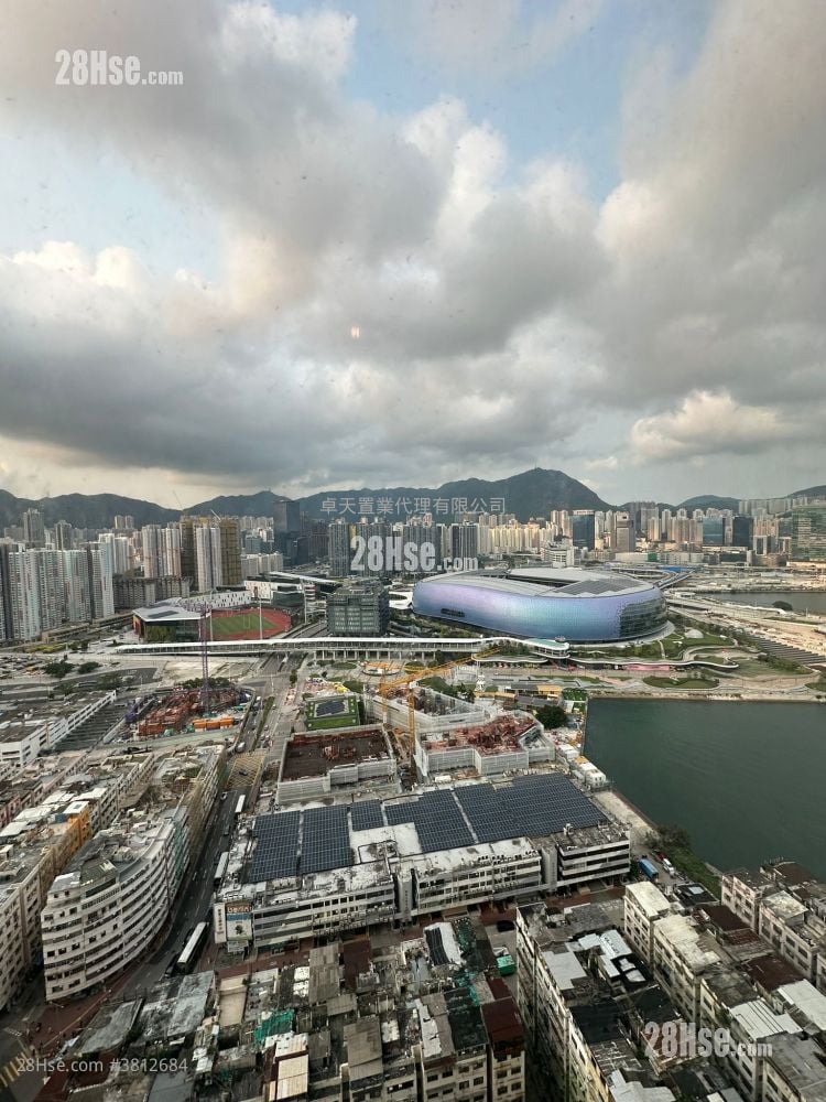 Grand Waterfront Rental 2 Bedrooms , 1 Bathroom 361 ft²