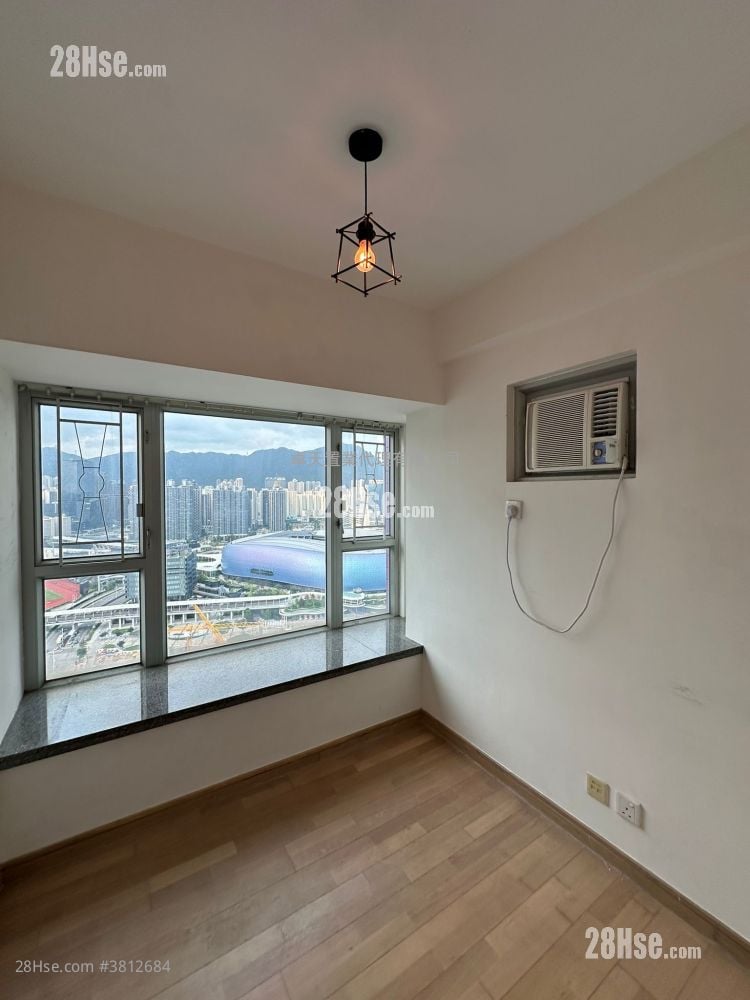 Grand Waterfront Rental 2 Bedrooms , 1 Bathroom 361 ft²