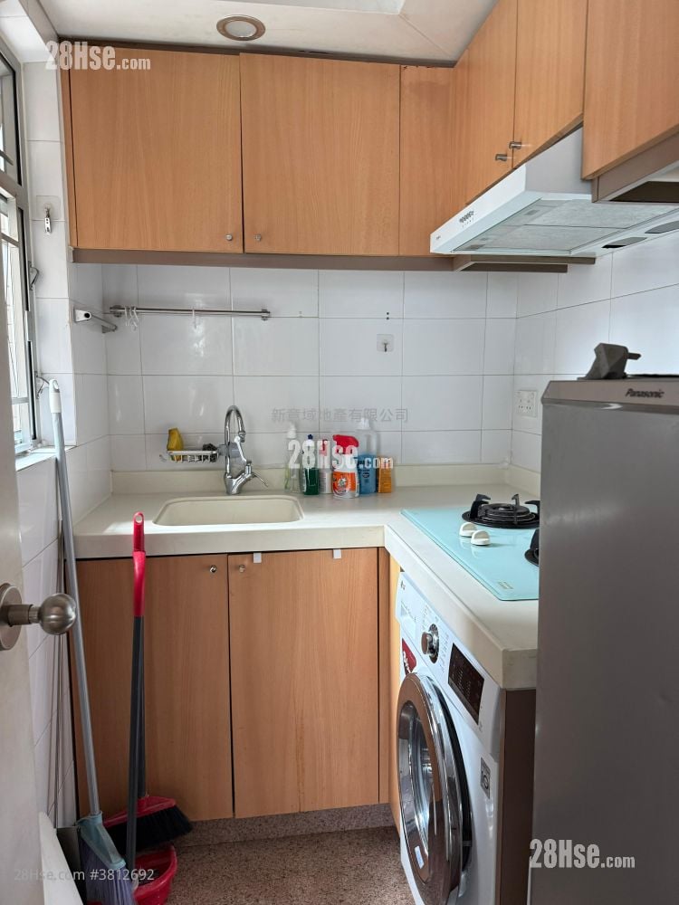 Supernova Stand Rental 2 Bedrooms , 1 Bathroom 322 ft²