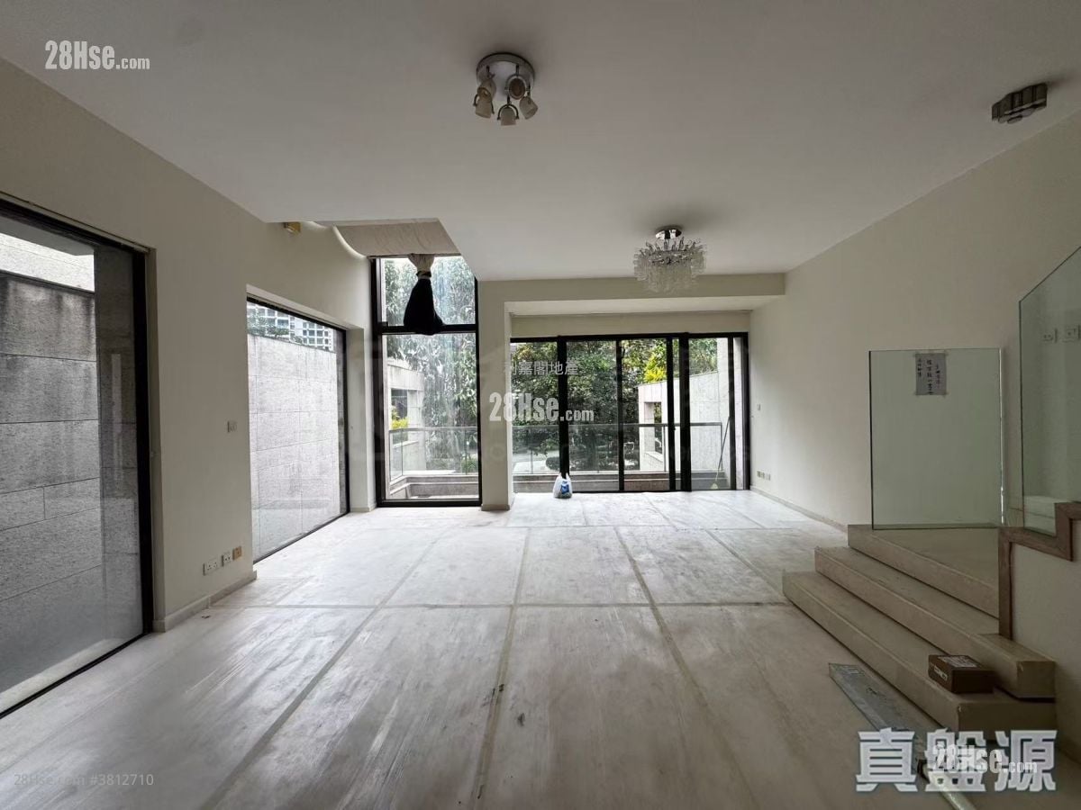 Avignon Sell 4 Bedrooms 2,586 ft²