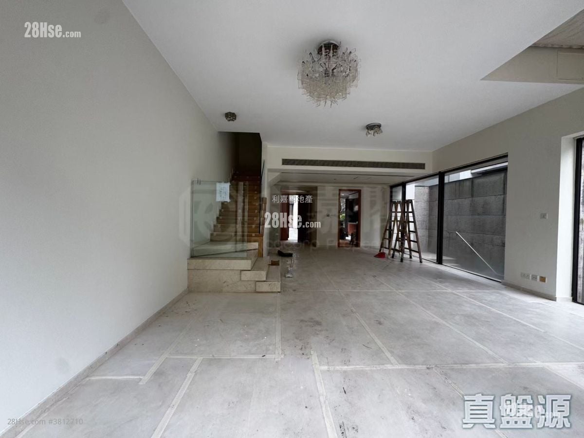 Avignon Sell 4 Bedrooms 2,586 ft²