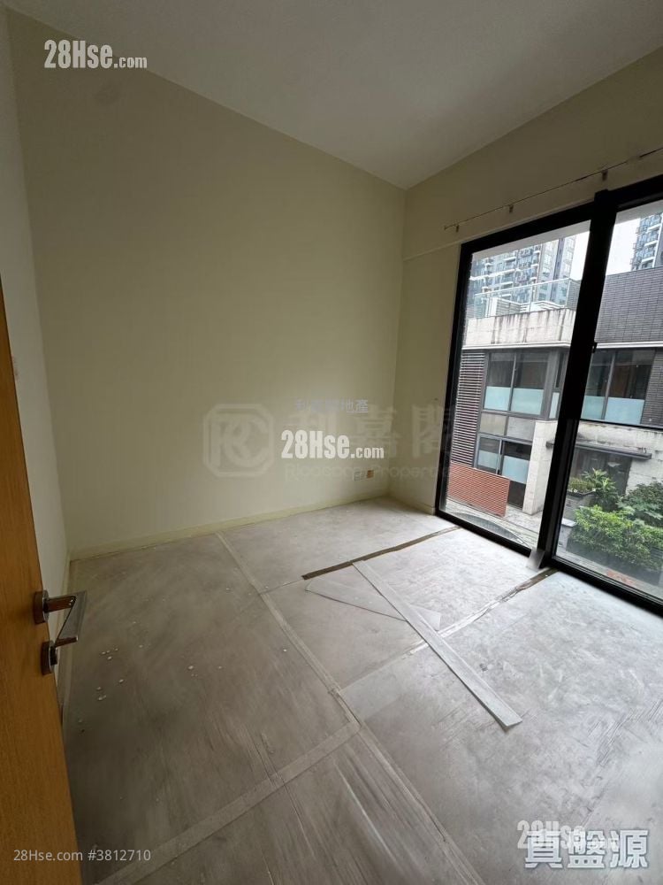 Avignon Sell 4 Bedrooms 2,586 ft²