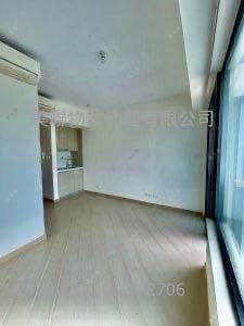 Commune Modern Sell 235 ft²