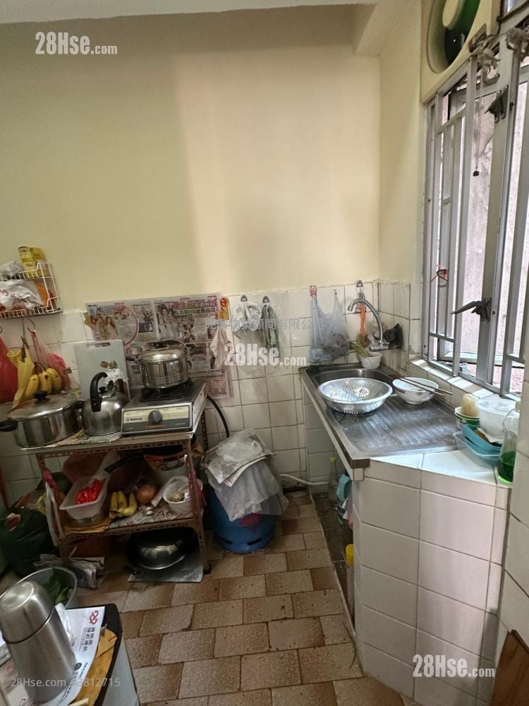 Un Chau Street Sell 3 Bedrooms , 1 Bathroom 589 ft²