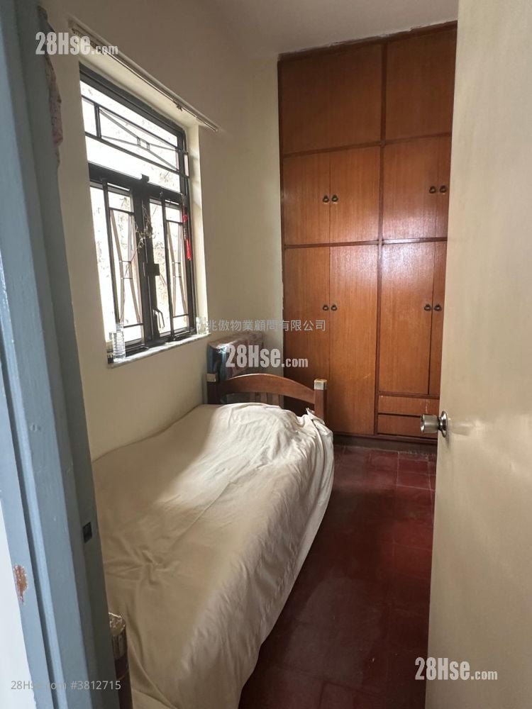 Un Chau Street Sell 3 Bedrooms , 1 Bathroom 589 ft²