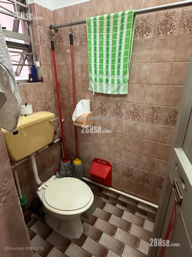 Un Chau Street Sell 3 Bedrooms , 1 Bathroom 589 ft²