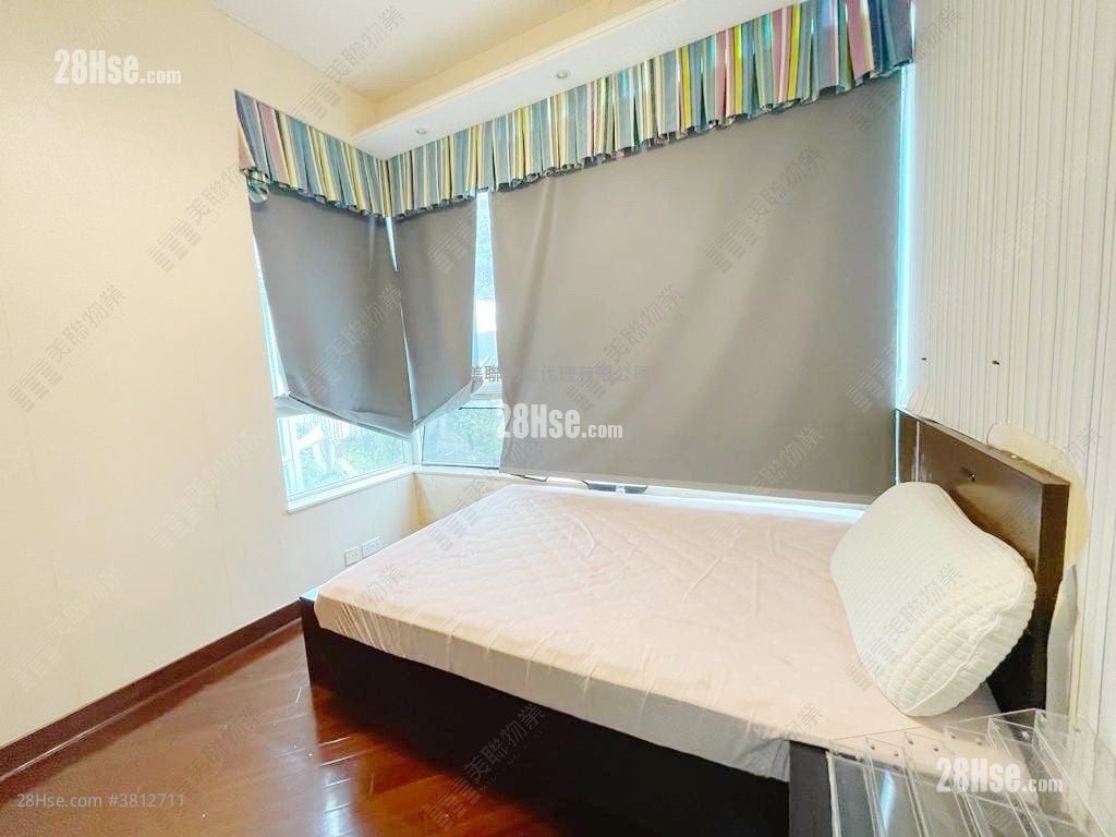 Miami Crescent Sell 4 Bedrooms 1,795 ft²