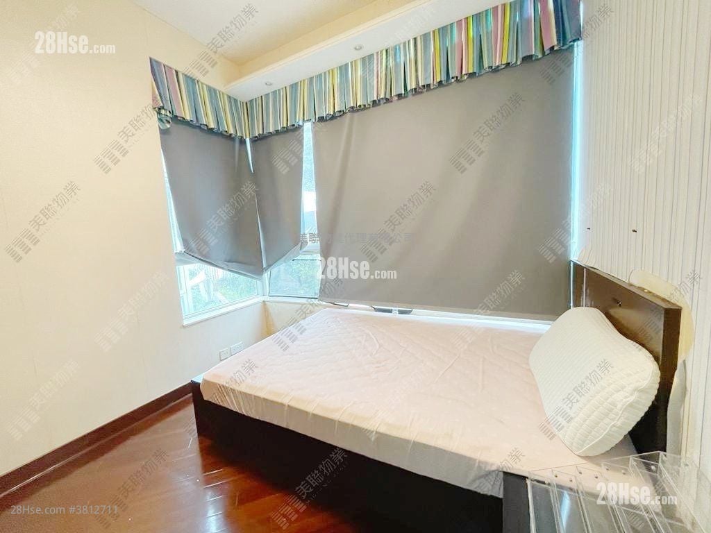 Miami Crescent Sell 4 Bedrooms 1,795 ft²