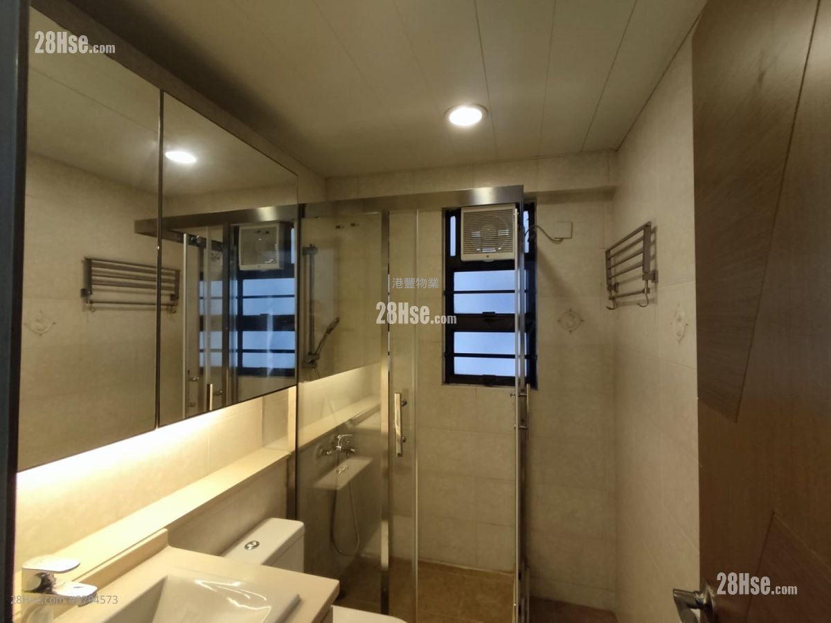 Fortress Garden Rental 3 Bedrooms , 2 Bathrooms 650 ft²