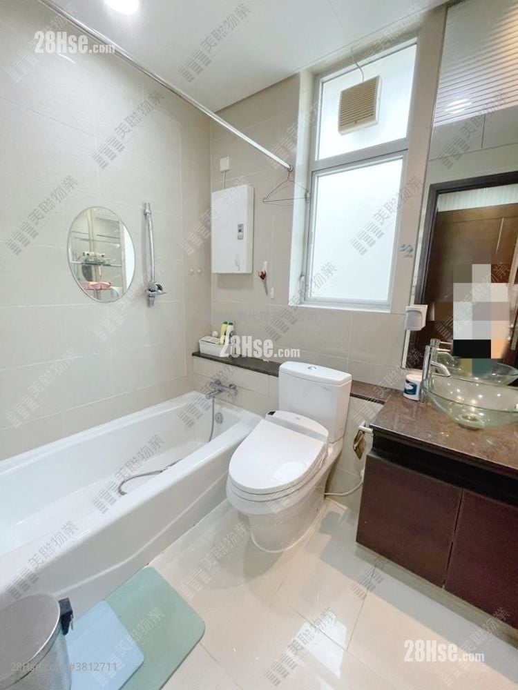 Miami Crescent Sell 4 Bedrooms 1,795 ft²