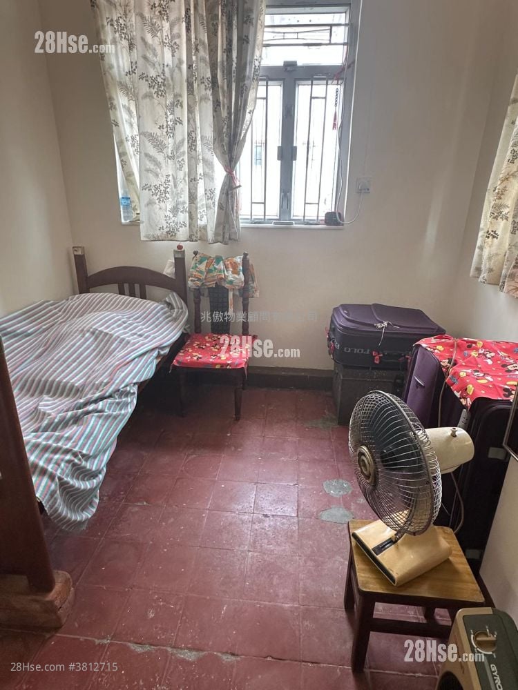 Un Chau Street Sell 3 Bedrooms , 1 Bathroom 589 ft²