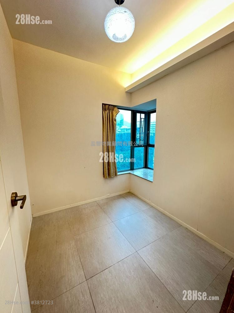 睡房 1: 尚翹峰 售盤 3 房 , 2 浴室 604 平方呎