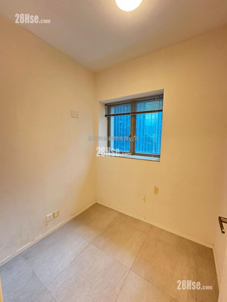 睡房 2: 尚翹峰 售盤 3 房 , 2 浴室 604 平方呎