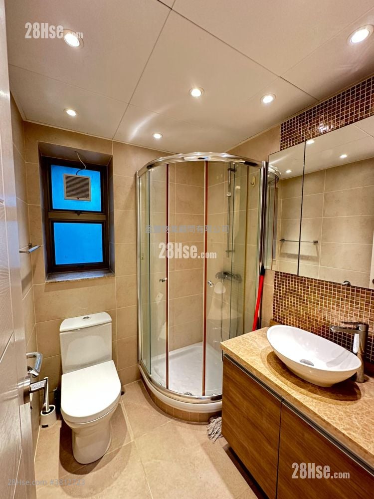 浴室: 尚翹峰 售盤 3 房 , 2 浴室 604 平方呎