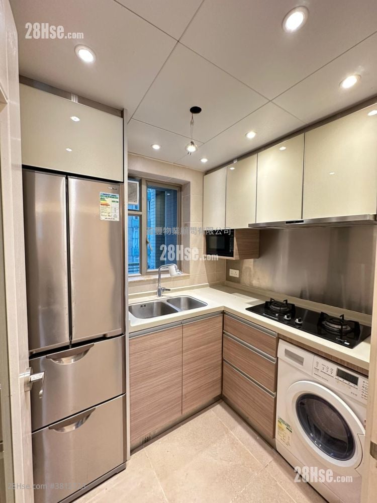 廚房: 尚翹峰 售盤 3 房 , 2 浴室 604 平方呎