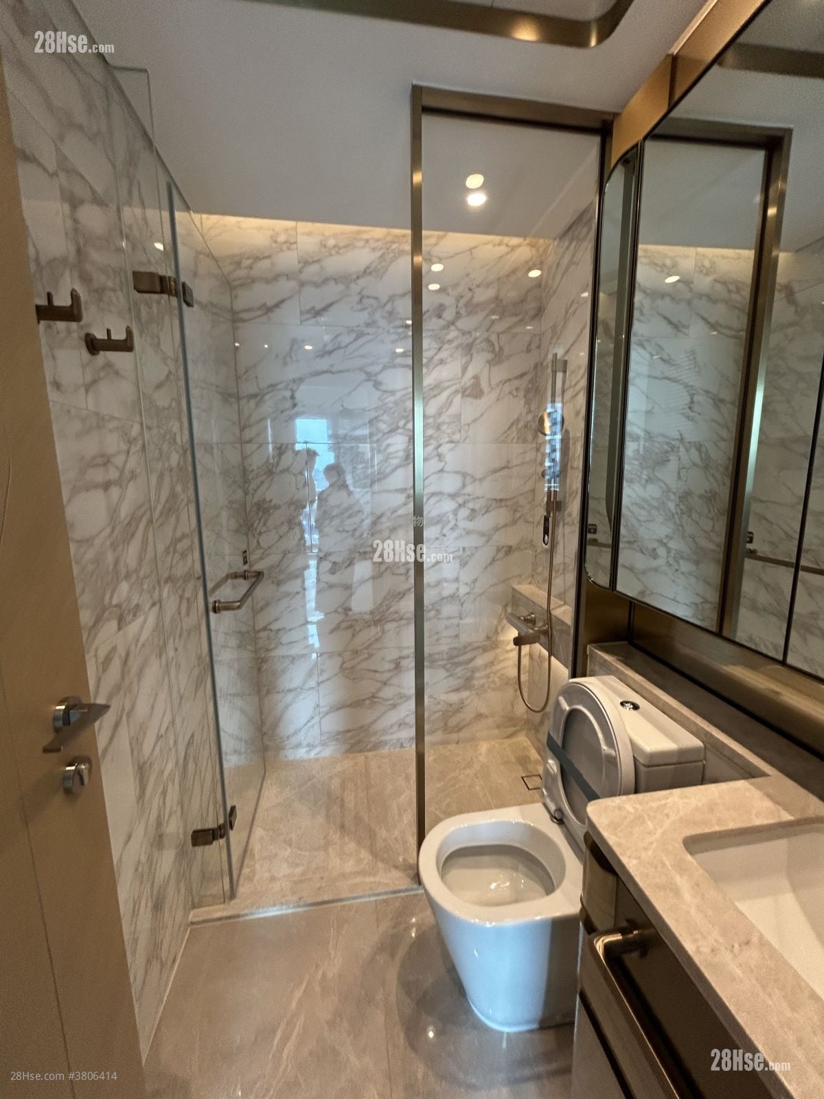 Grand Victoria Rental Studio , 1 Bathroom 278 ft²