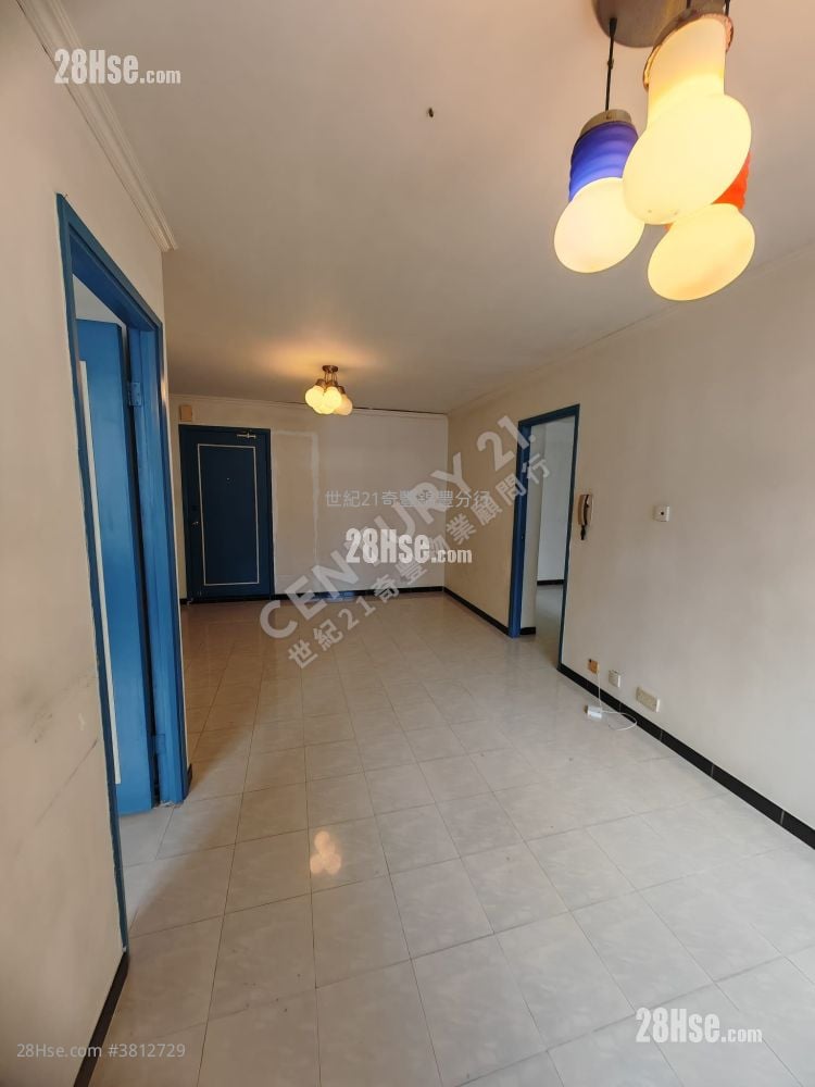 Kam Fung Court Sell 2 Bedrooms , 1 Bathroom