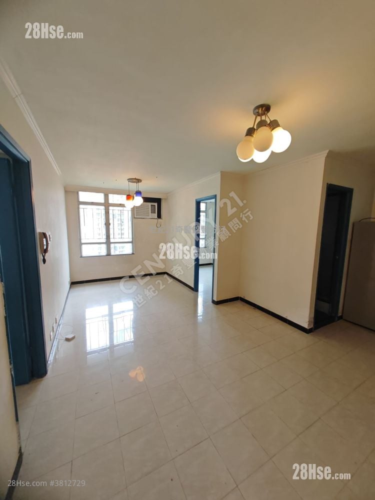 Kam Fung Court Sell 2 Bedrooms , 1 Bathroom