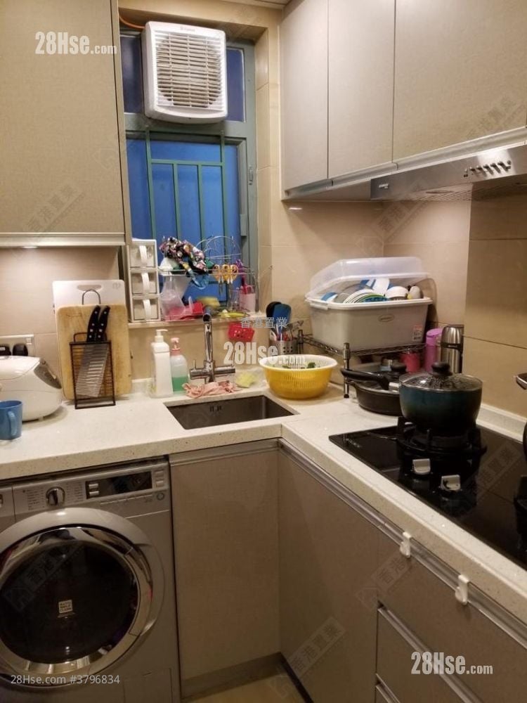 Aquamarine Sell 3 Bedrooms , 1 Bathroom 577 ft²