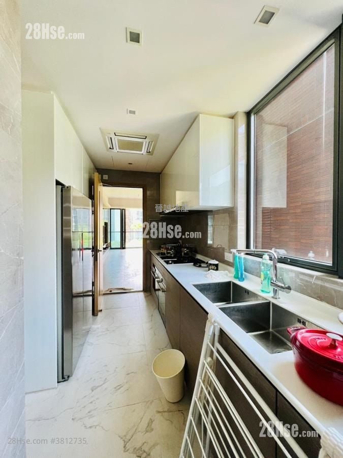 The Bloomsway Sell 4 Bedrooms , 4 Bathrooms 1,259 ft²