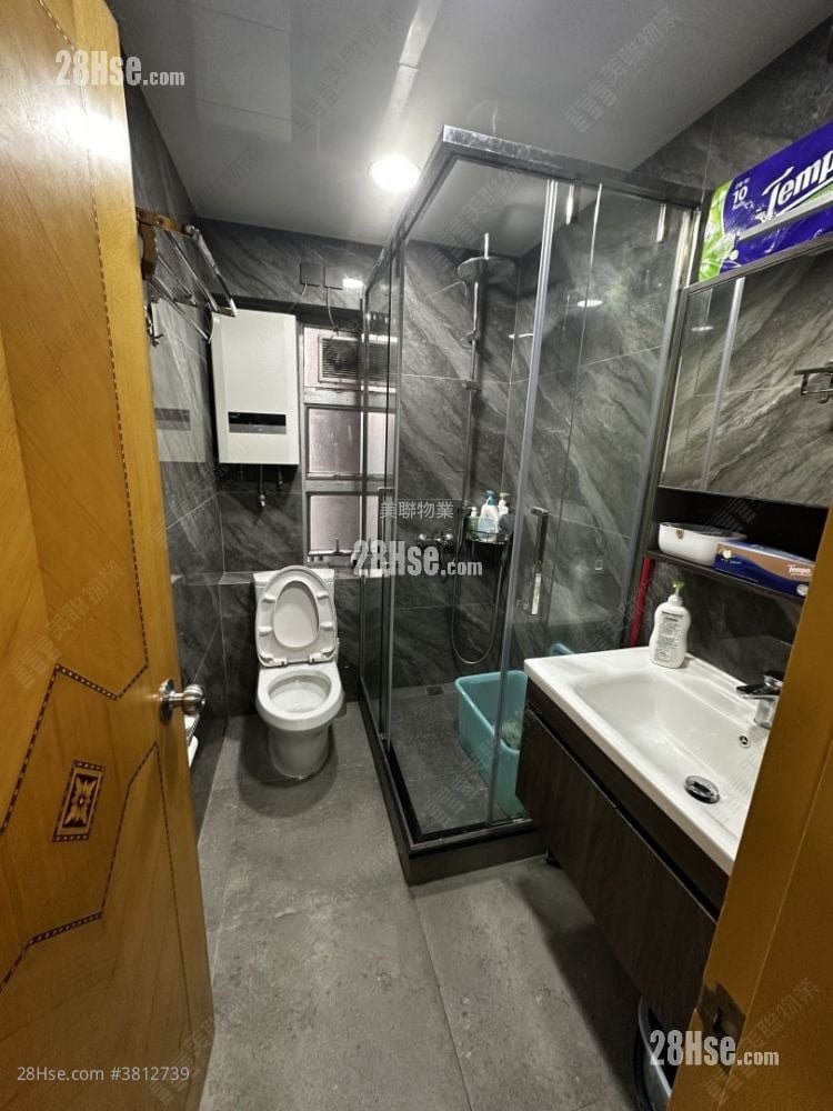 New Kwai Fong Gardens Sell 2 Bedrooms , 1 Bathroom 418 ft²