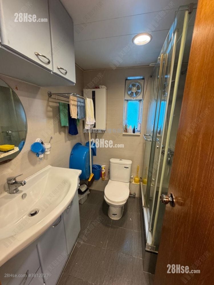 King Shing Court Sell 2 Bedrooms 546 ft²