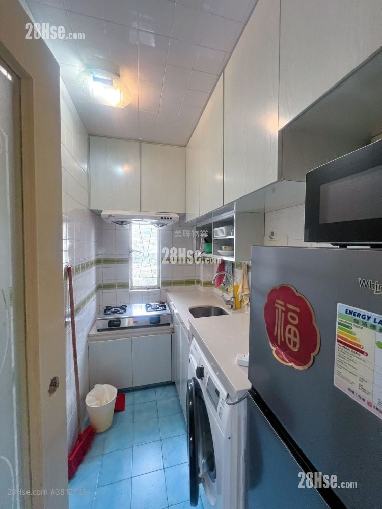 Luk Yeung Sun Chuen Rental 2 Bedrooms , 1 Bathroom 451 ft²