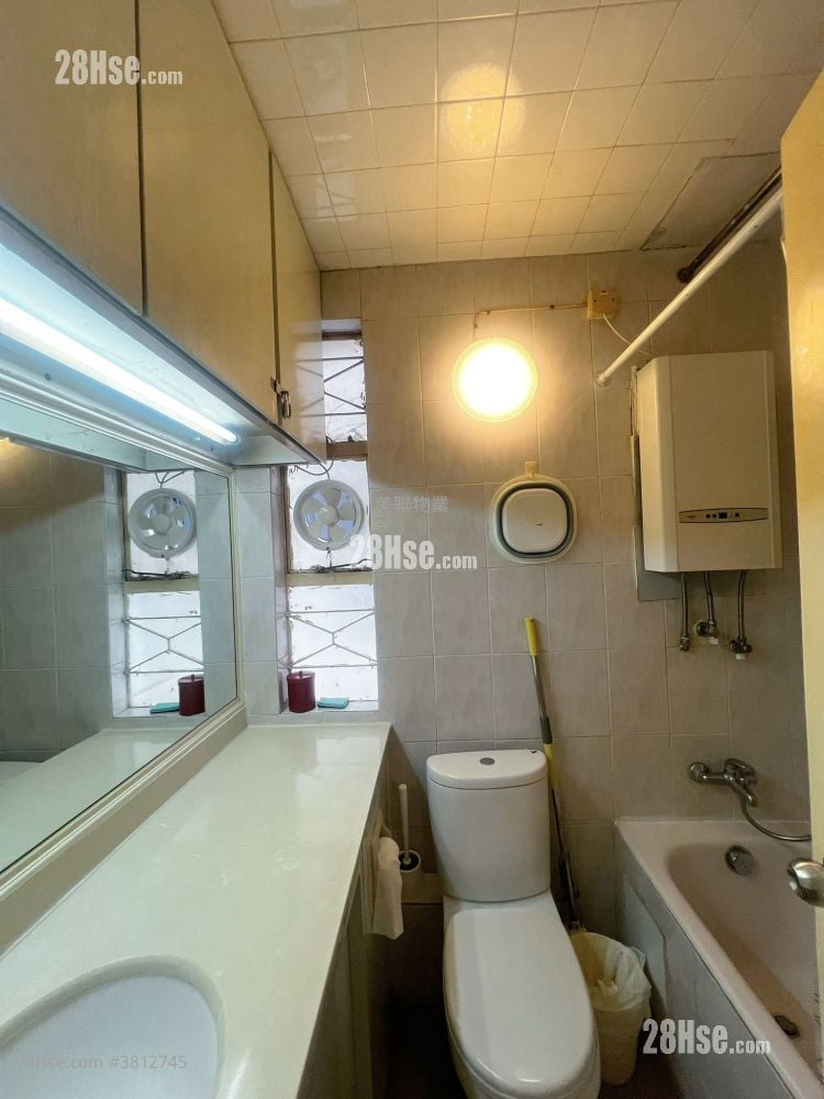 Luk Yeung Sun Chuen Rental 2 Bedrooms , 1 Bathroom 451 ft²