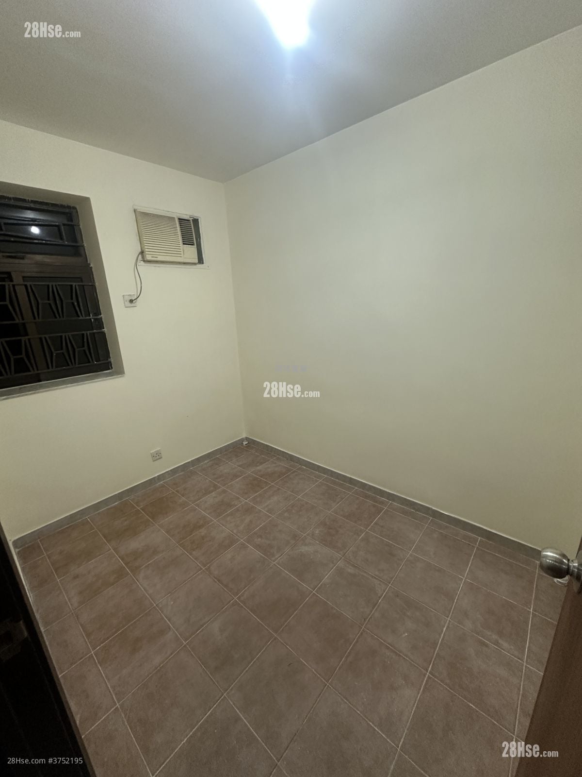 燕崗村 租盤 3 房 , 1 浴室 630 平方呎