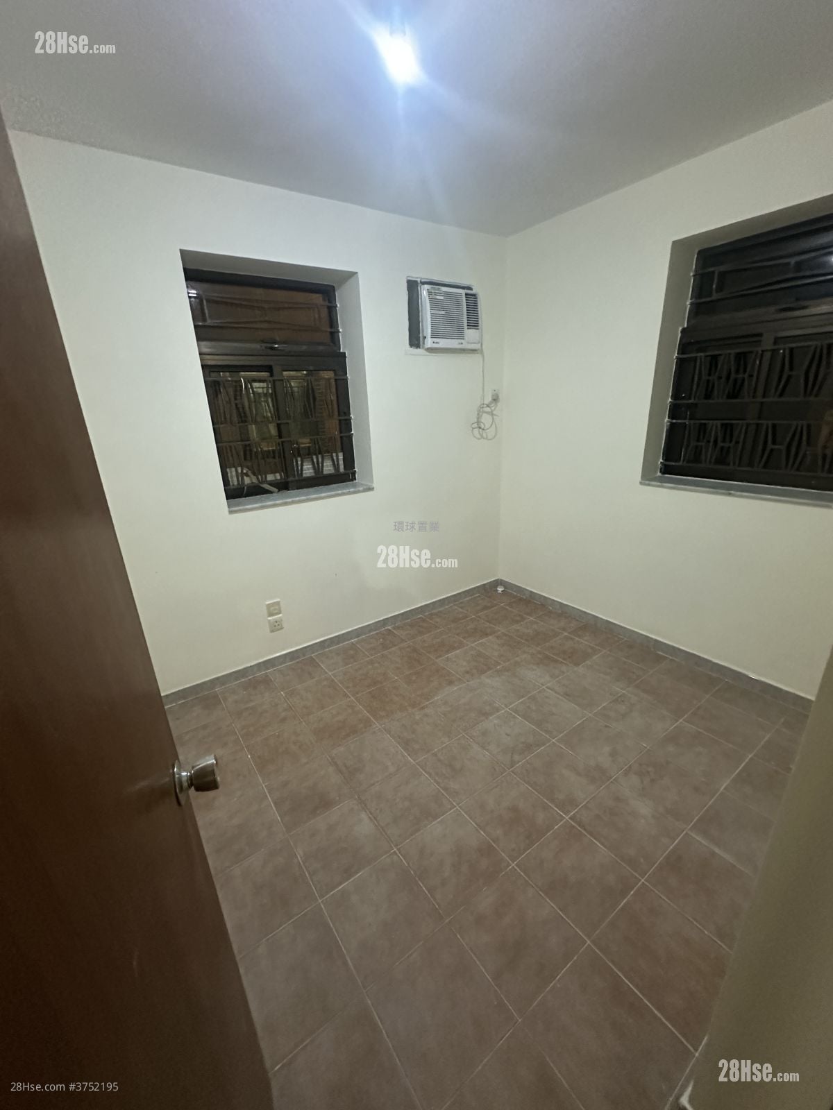 燕崗村 租盤 3 房 , 1 浴室 630 平方呎
