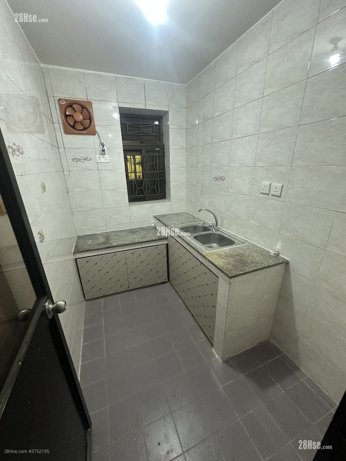 燕崗村 租盤 3 房 , 1 浴室 630 平方呎