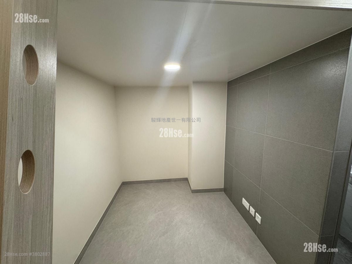 Bay View Mansion Rental Studio , 1 Bathroom 160 ft²