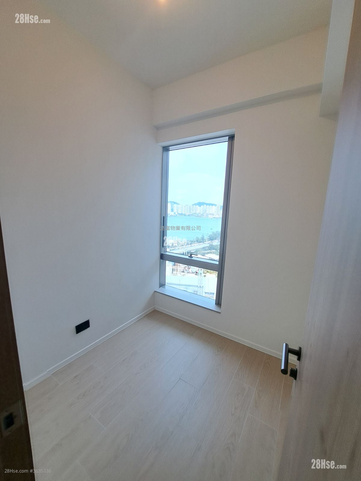 Finnie 租盘 2 房 , 1 浴室 361 平方尺