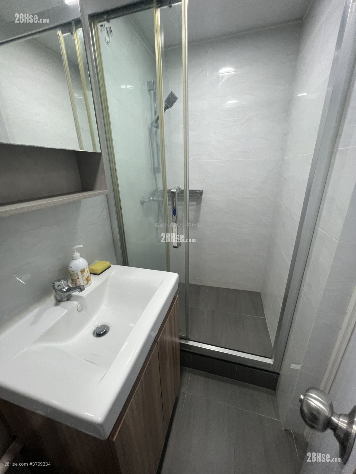 Yalford Building Rental 2 Bedrooms , 1 Bathroom 393 ft²