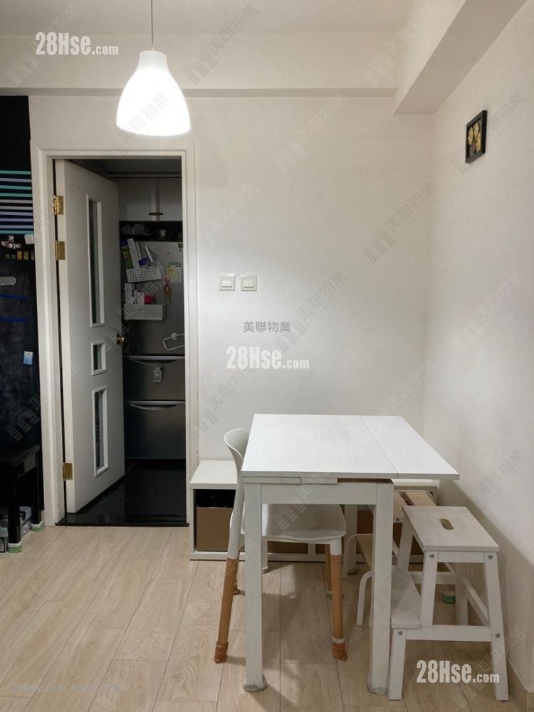 月海灣 售盤 2 房 , 1 浴室 400 平方呎