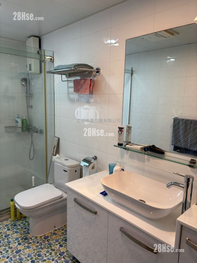 村屋 售盤 4 房 , 3 浴室 1,321 平方呎