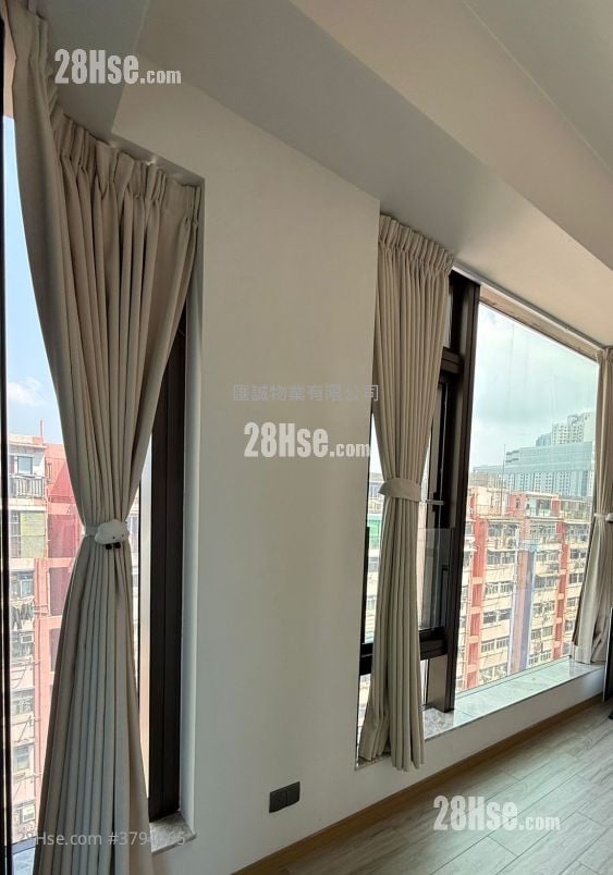 The Vantage Rental Studio , 1 Bathroom 218 ft²