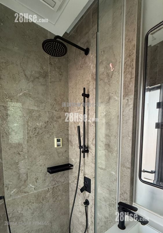 The Vantage Rental Studio , 1 Bathroom 218 ft²